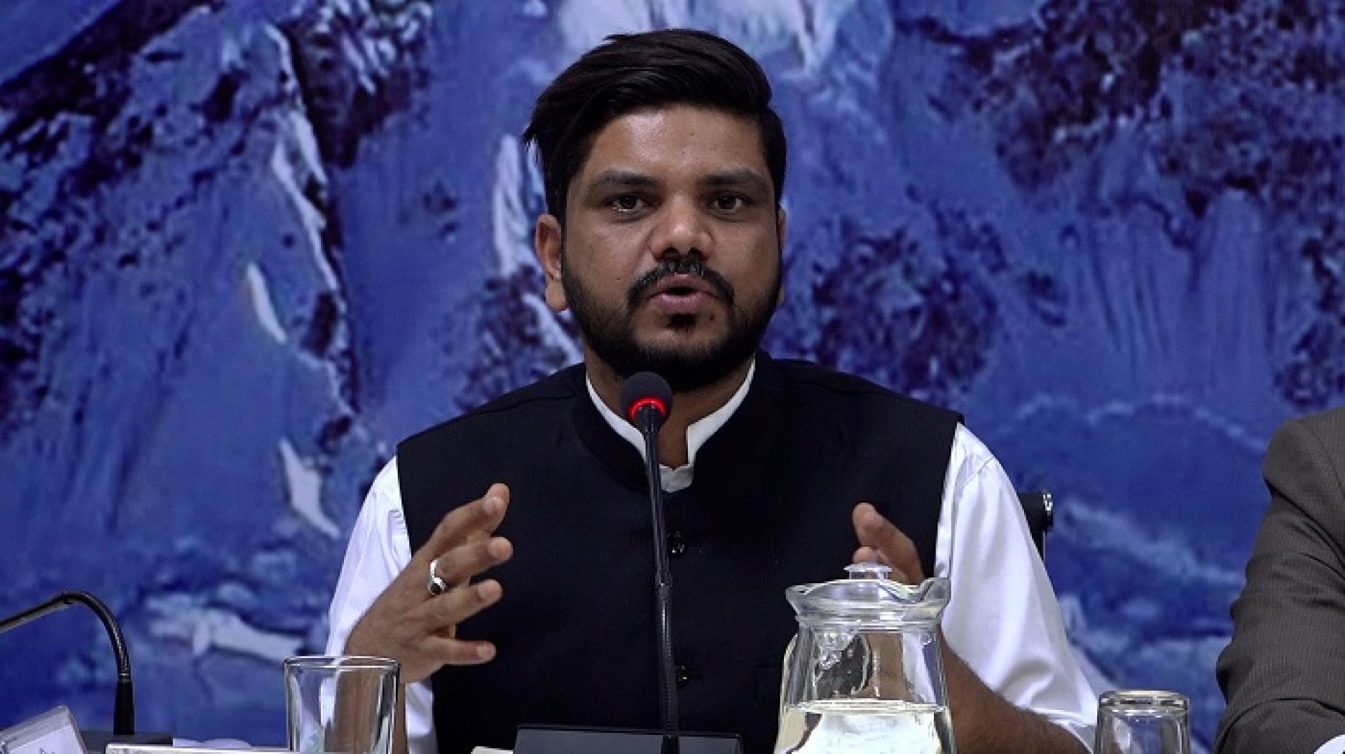 भिजिट भिसामा घरेलु कामदार बनेर विदेशिने महिलाको तथ्यांक राज्यसँग छैन: मन्त्री यादव